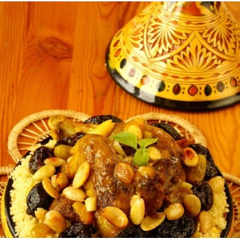 Tajine d'agneau aux dattes et aux amandes